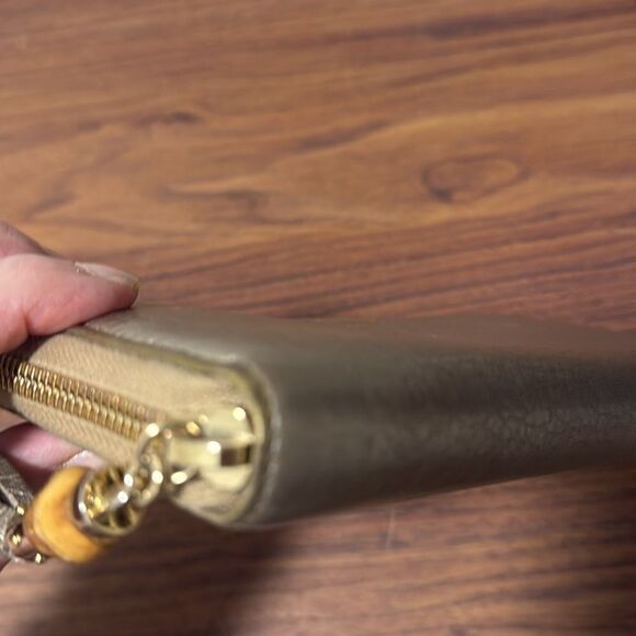 Gucci Bronze Zip-Around Pebble Leather Continental Wallet  with Bamboo Tassel. - Picture 9 of 12